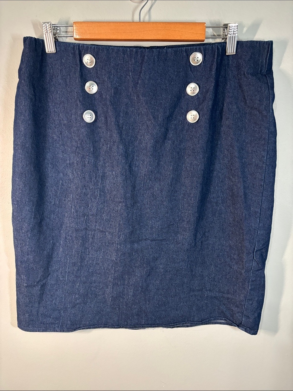 Messini skirt women’s size large blue denim silver accent buttons lightweight